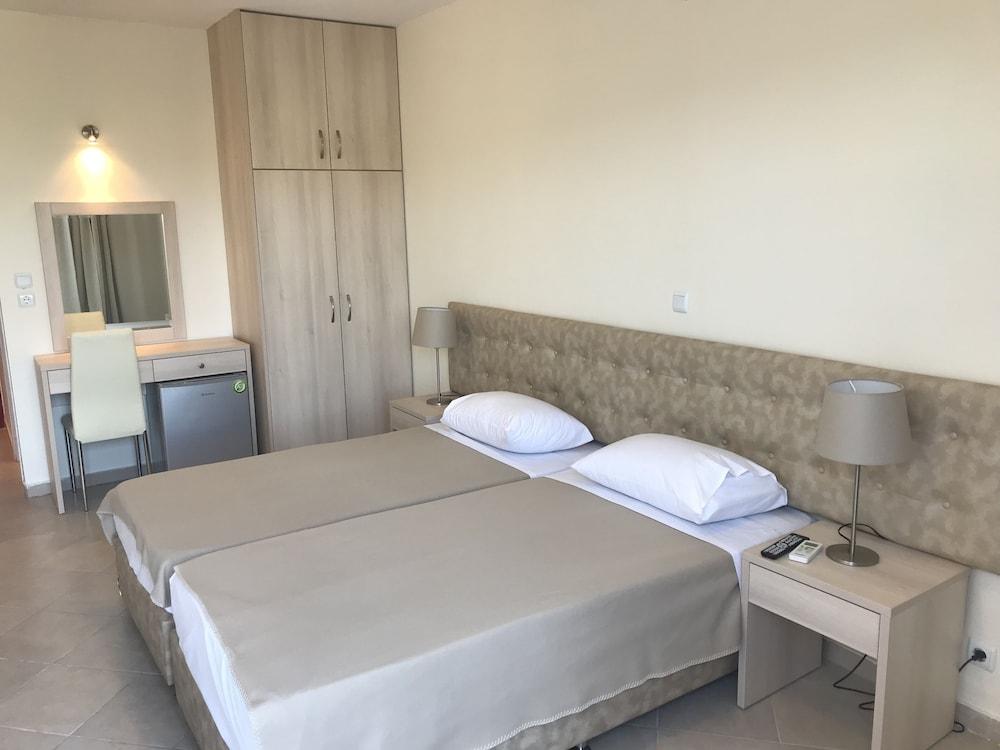 Ai Helis Resort Svoronata Exterior foto